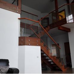 Kāpnes ar laukumu 180° 2