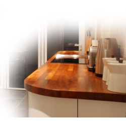 Virtuves mēbeles. Materiāls - Iroko A