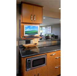 Virtuves mēbeles. Fasādes - lacewood finierējums