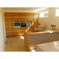 Olīvkoka finierējuma virtuves mēbeles