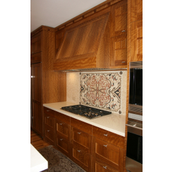 Olīvkoka virtuves mēbeles.