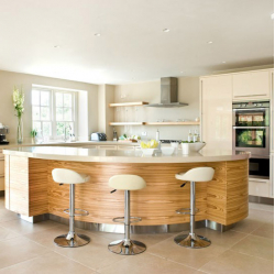 Virtuves mēbeles, bāra lete - olīvkoka finierējums.