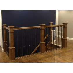 Kāpņu stabi un metāla reliņi