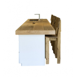 Ozolkoka virtuves galda virsma.