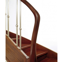 Kāpnes, dekoratīvs kāpņu stabs.