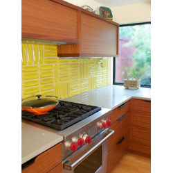 Virtuves mēbeles ar tineo finierējuma fasādēm