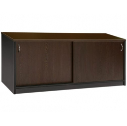 Skapītis ar bīdāmam durvīm.