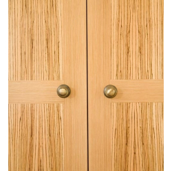 Zebrano finierējuma skapja durvis