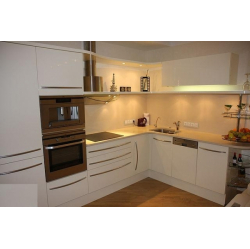 Balta Virtuve Blanka